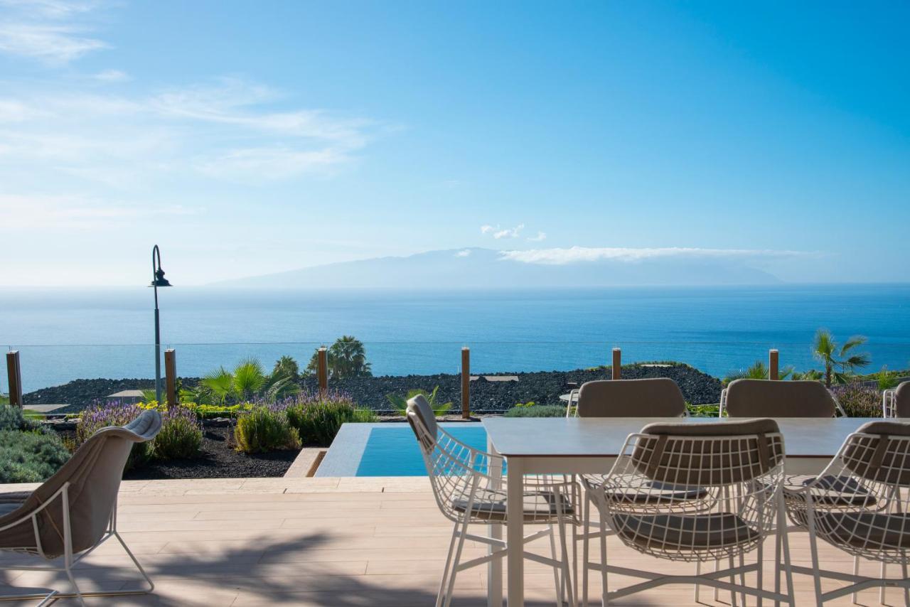 Two-Bedroom Villa with Sea View and a private swimming pool,1359246158:JPEG