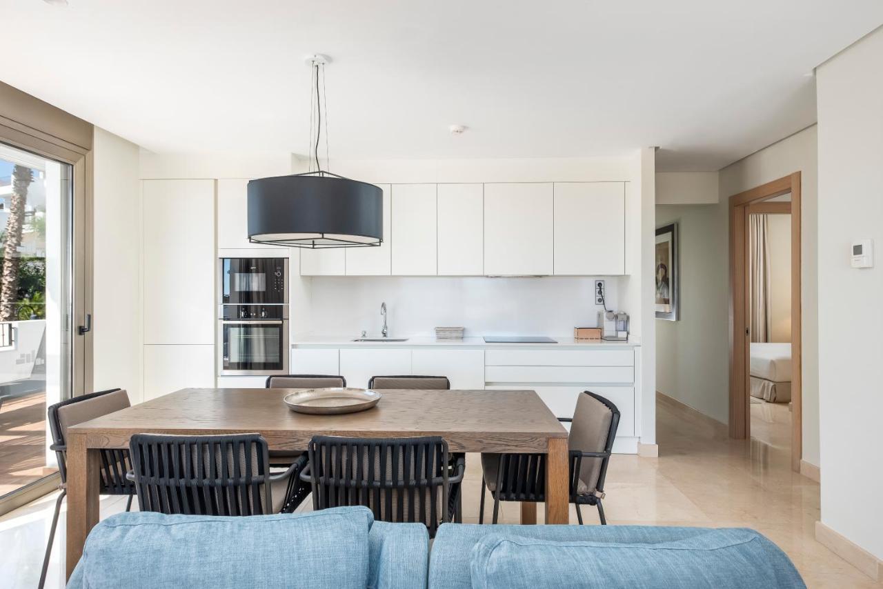 Two-Bedroom Suite with Partial Sea View,1382283887:JPEG