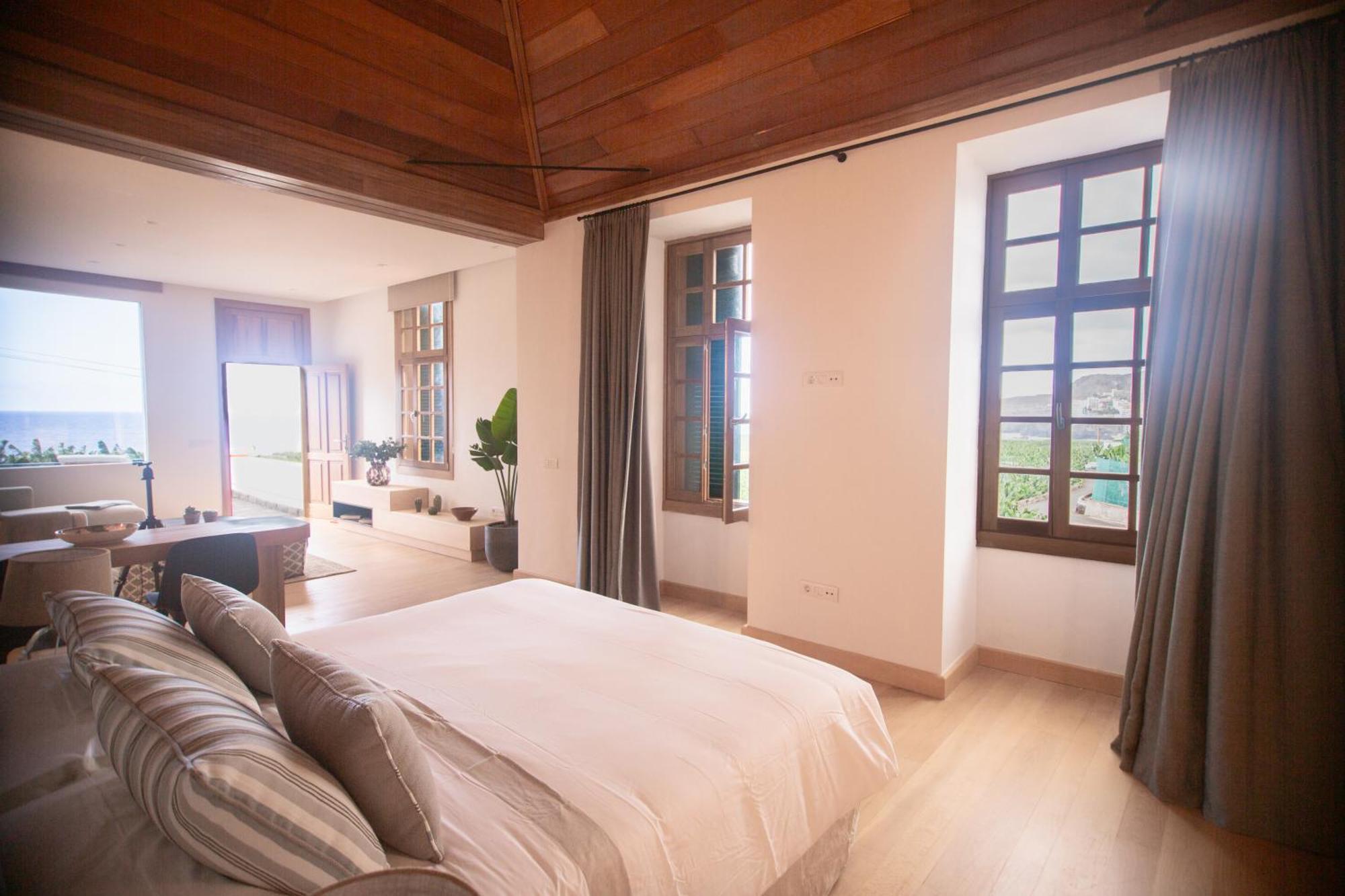 Suite with Sea View,1540632340:JPEG