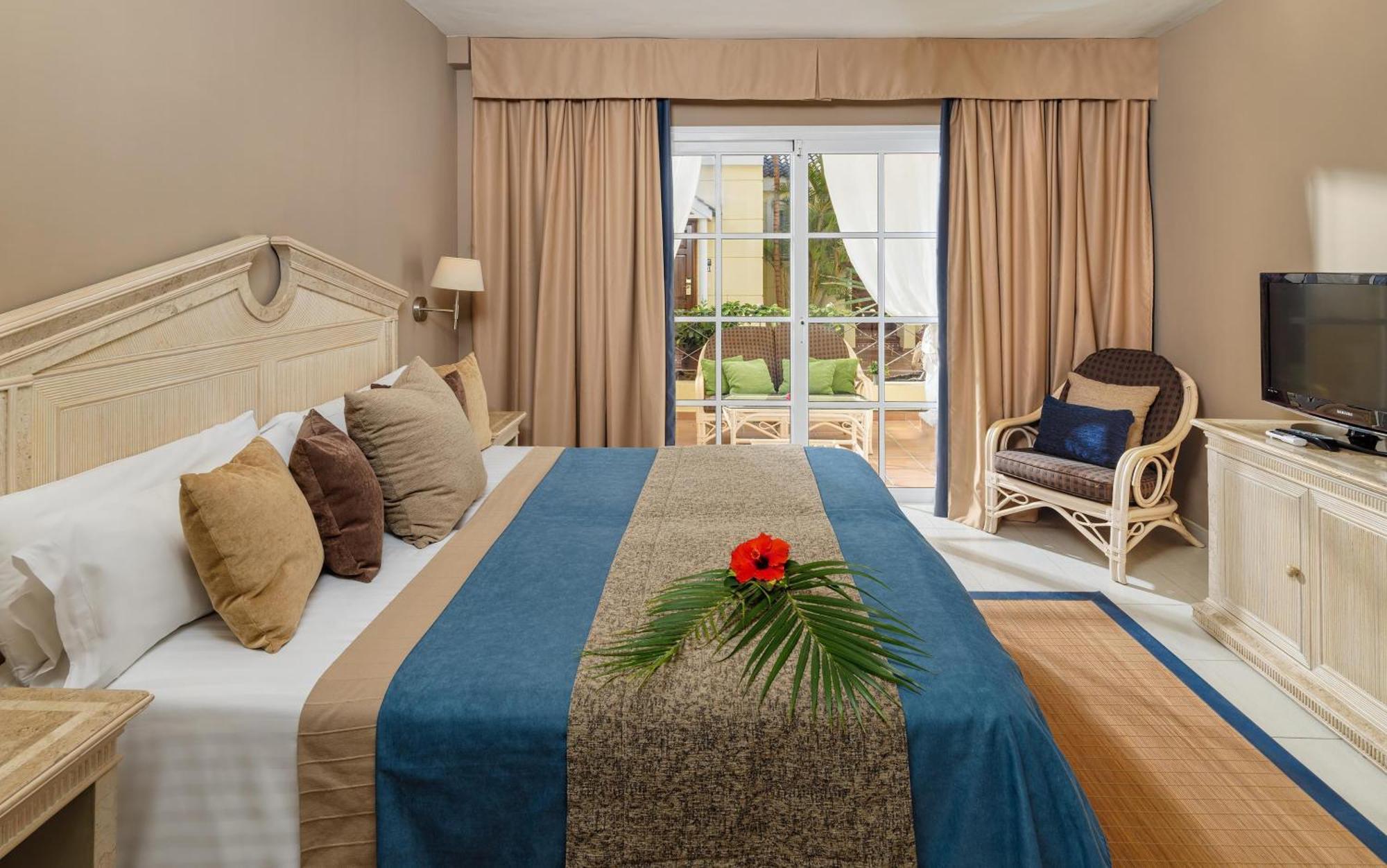 One-Bedroom Suite,1597547363:JPEG