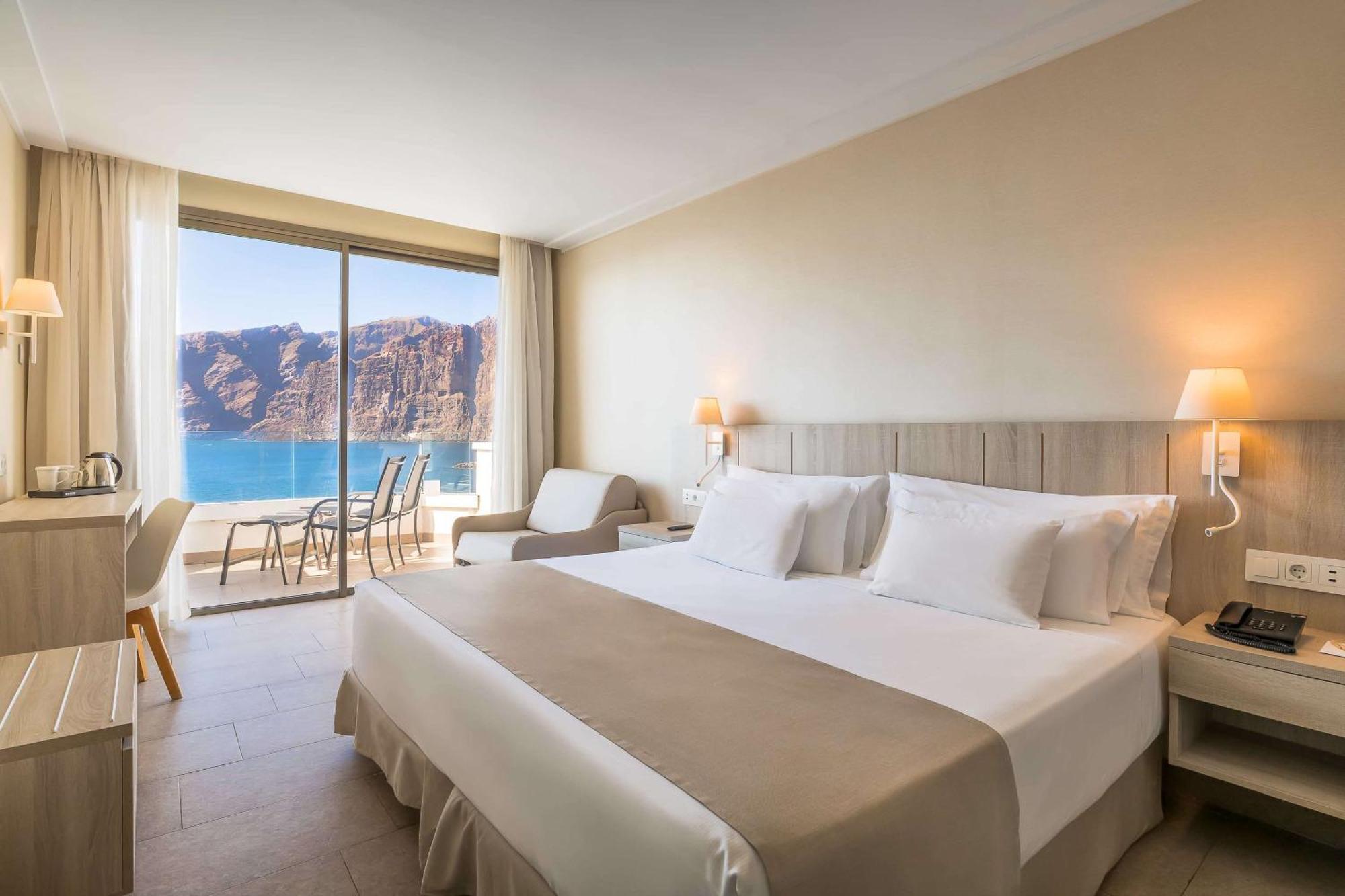 Deluxe Double Room with Sea View(1 Adult),1756405753:JPEG