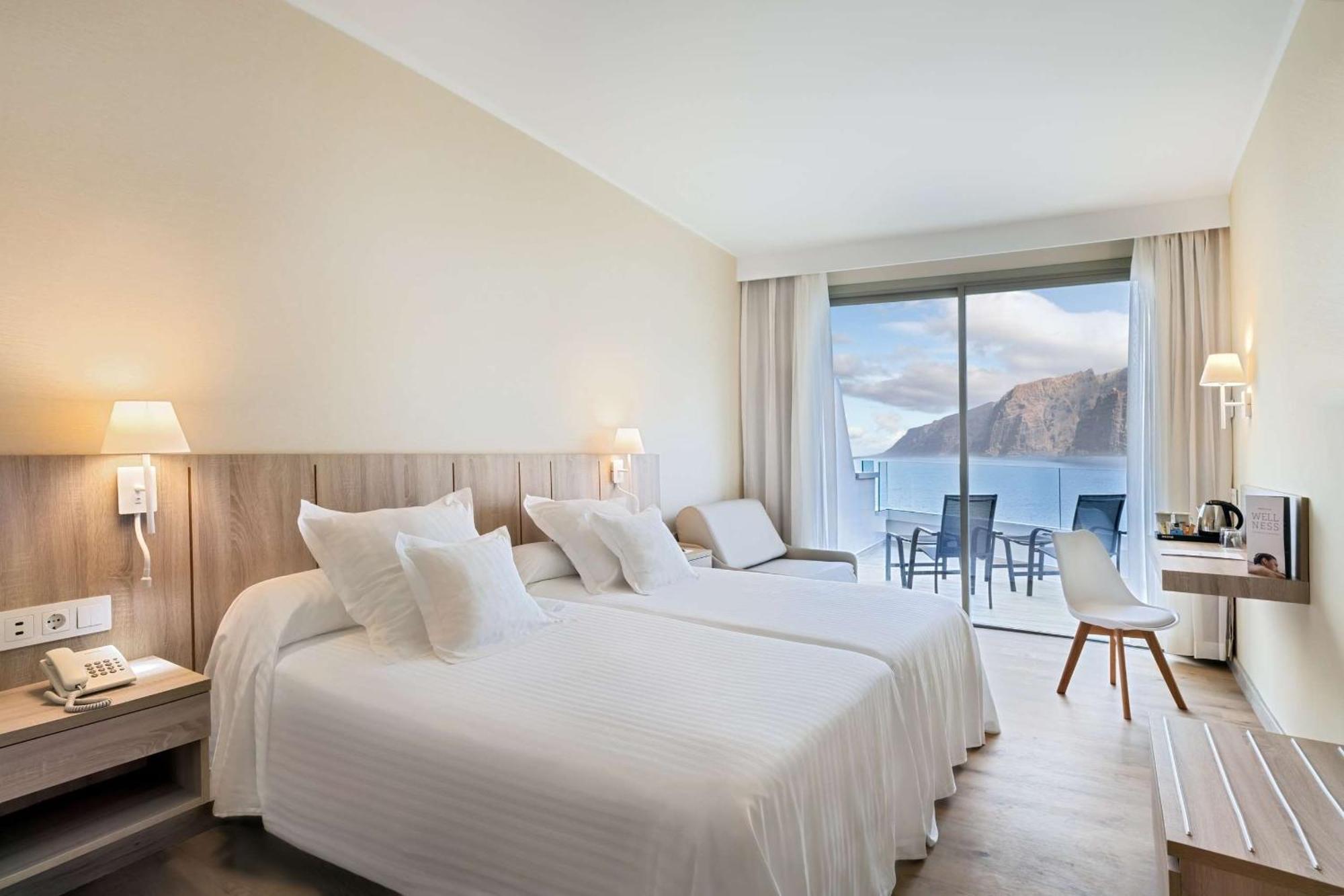 Deluxe Double Room with Sea View,1756405758:JPEG