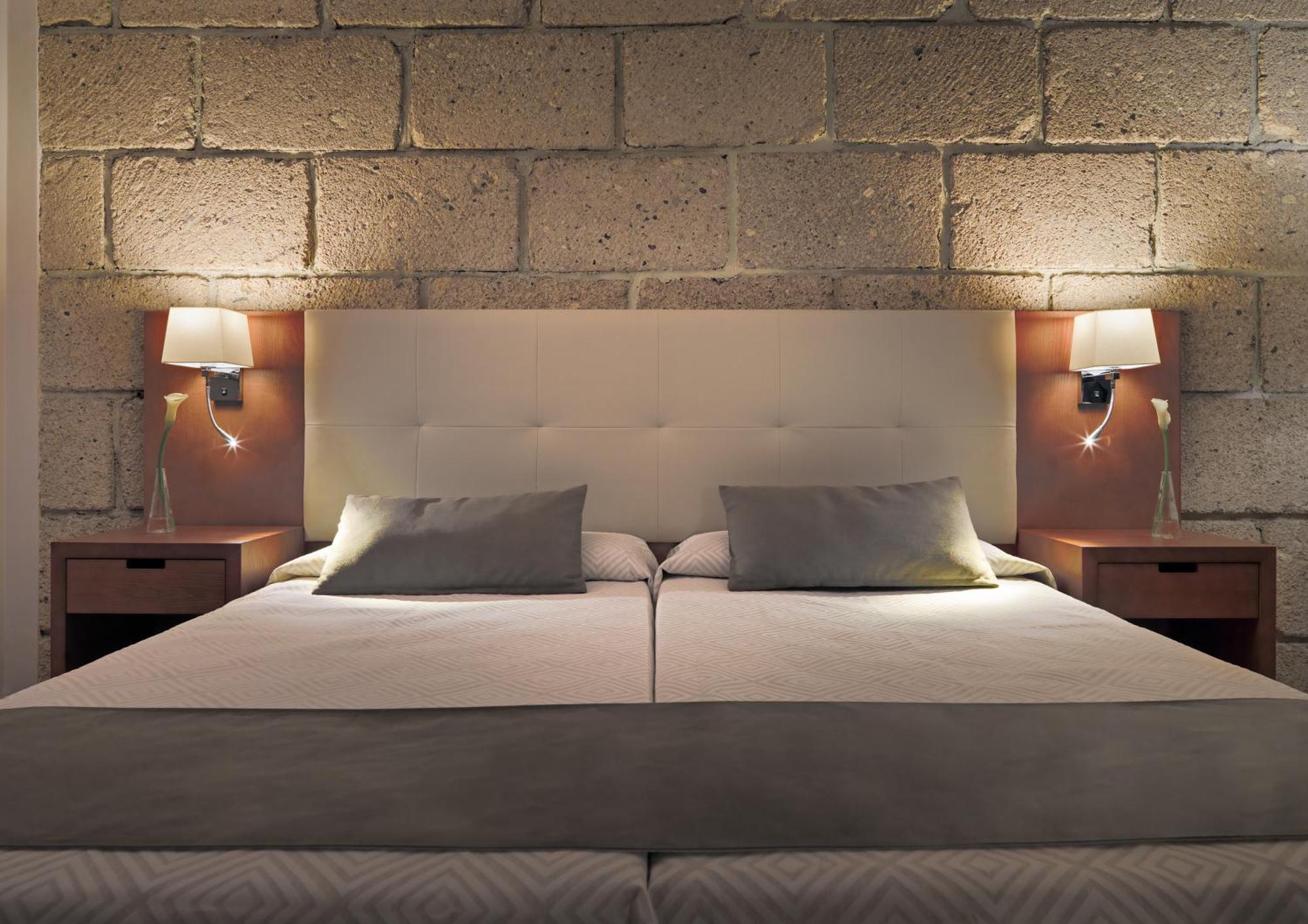 Standard Double Room,707357218:JPEG